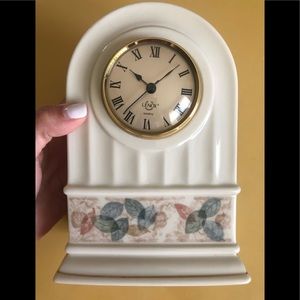Lenox drift leaves table clock